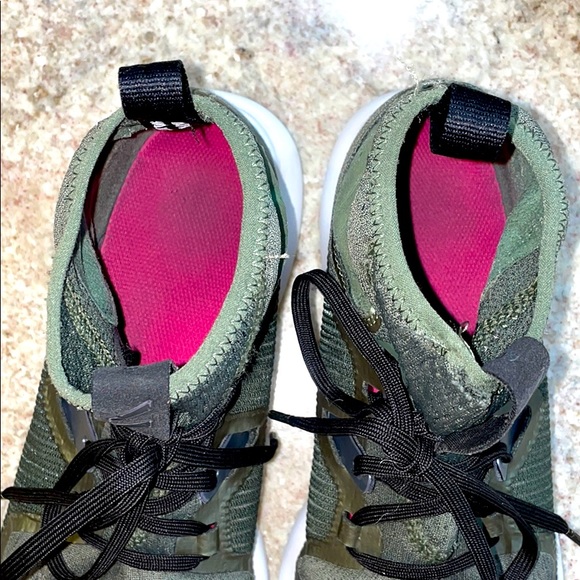 Adidas Army Green 6.5 Women’s Shoes - Picture 5 of 10